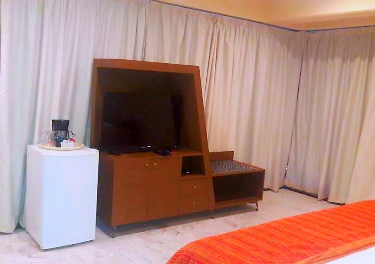 Hotel Versalles Suites Cancun Luaran gambar